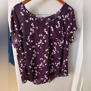 TORRID eggplant purple white ginkgo leaf pattern blouse